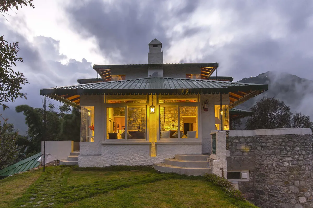 Stone-and-timber heritage cottage at Two Chimneys, Gethia with valley views near Nainital